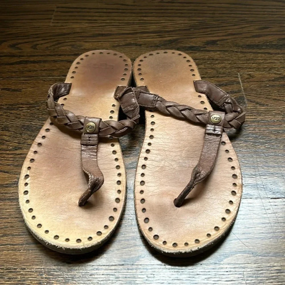 UGG Bria Brown Braided Leather Thong Sandals Womens Size 7 flat Bohemian - Picture 1 of 4